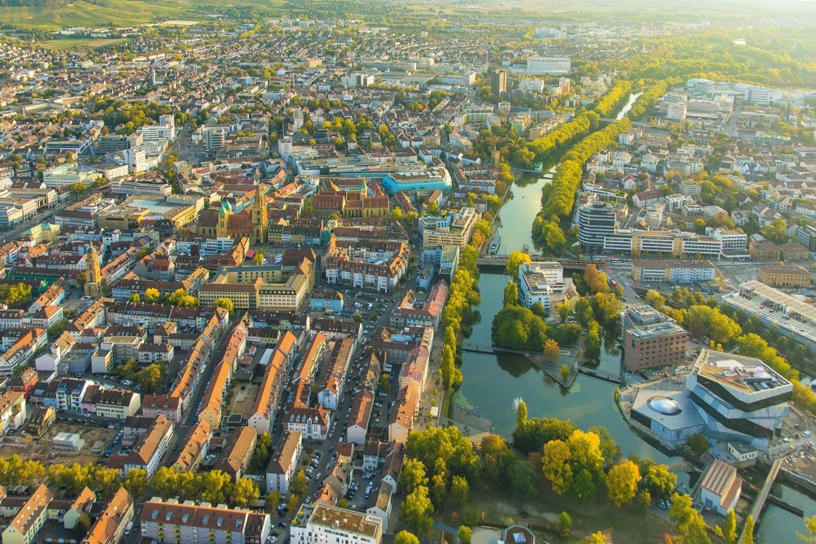 Unsere Social Media Strategen in Heilbronn helfen Unternehmen bei der entwicklung einzigartiger Social Media Präsenzen.