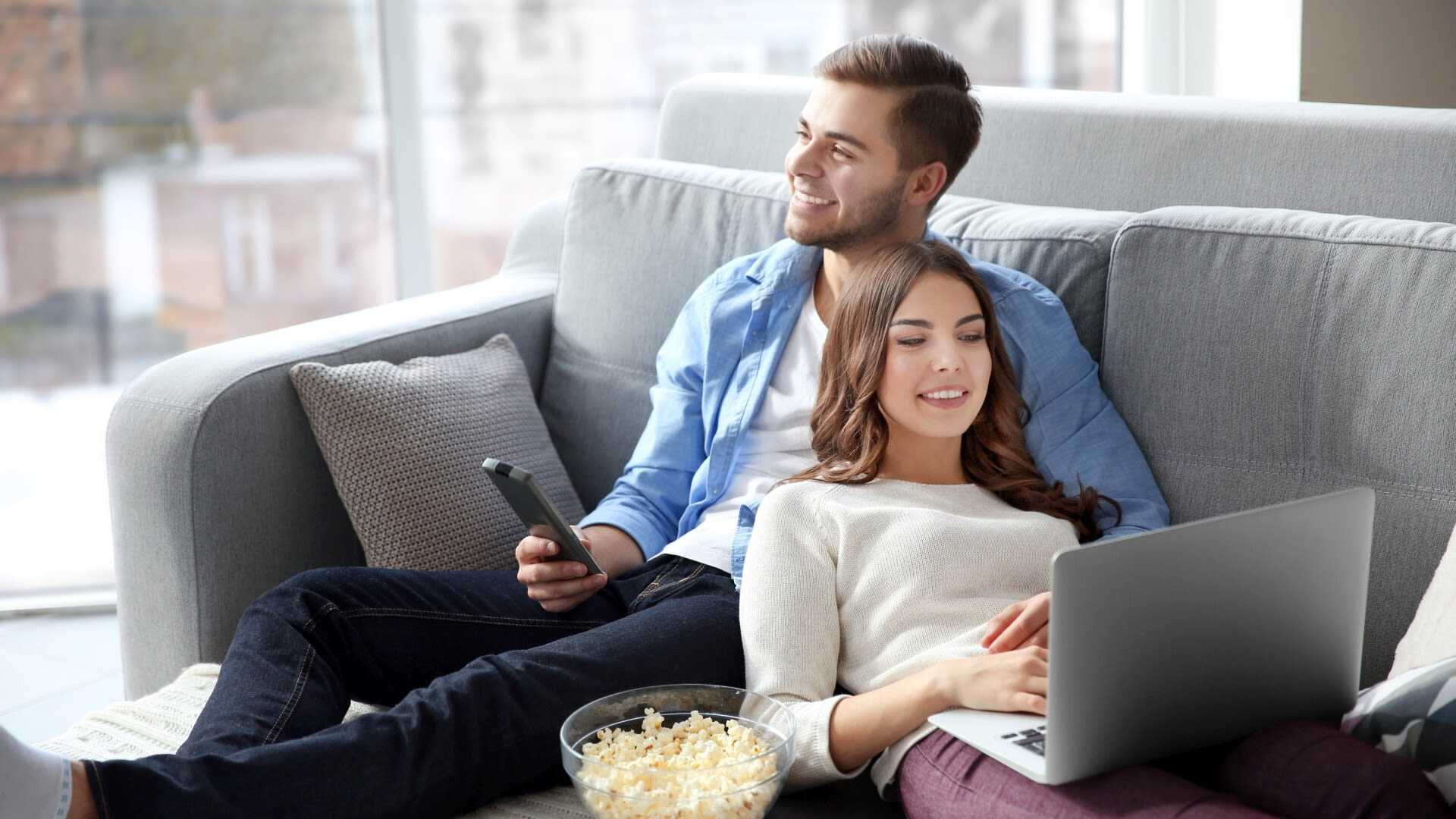 Vorteile von Addressable TV im Vergleich zu herkömmlichen Online- und Offline-Marketing-Maßnahmen.